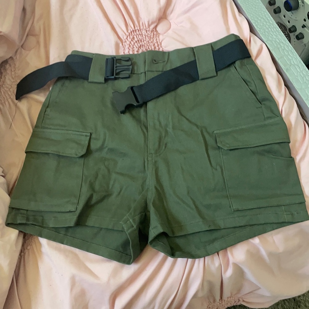 Buckle up Cargo shorts -olive